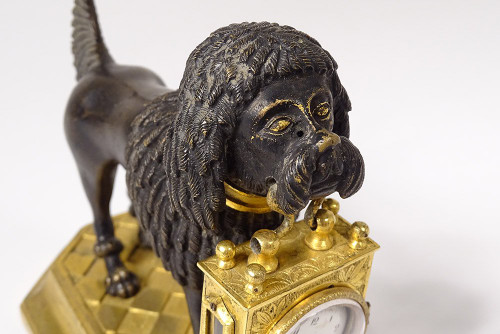 Uhr aus vergoldeter Bronze, Pudelhund, Berthoud, Paris, 19. Jahrhundert