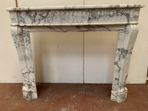 Louis XVI Style Fireplace In Veined White Carrara Marble XIX Century