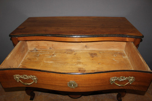 Louis XV Grenoble curved chest of drawers in walnut XVIII