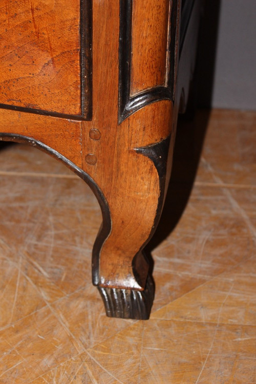 Louis XV Grenoble curved chest of drawers in walnut XVIII