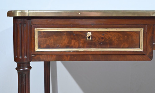 Mahogany flat desk, Louis XVI style - 1st Part of the XIXth century