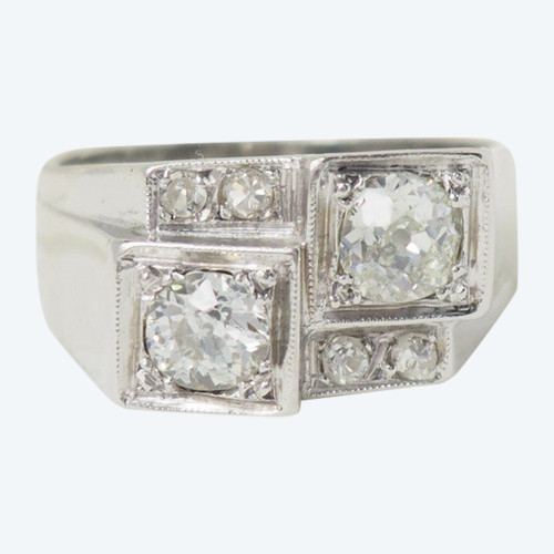 Art Deco Ring In Platinum And Diamonds