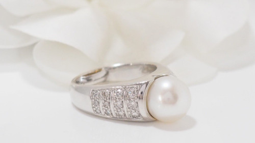 White Gold Cultured Pearl & Diamond Ring