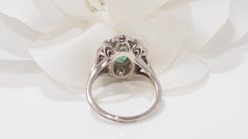 Entourage Ring In White Gold Emerald And Diamonds