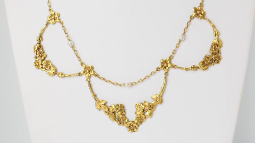 Early 19th Century Yellow Gold And Pearl Drapery Necklace