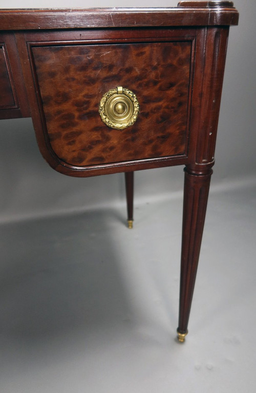 Louis XVI Desk In Speckled Mahogany