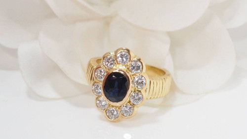 Entourage Ring In Yellow Gold, Oval Sapphire And Diamonds