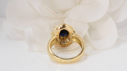 Entourage Ring In Yellow Gold, Oval Sapphire And Diamonds