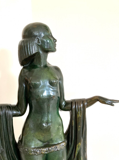 Sculpture De Femme En Bronze, Signée De Marcel Rau (belgique)