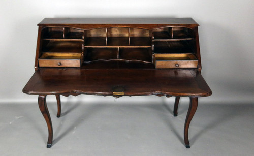 Donkey's Back Desk In 18th Century Walnut