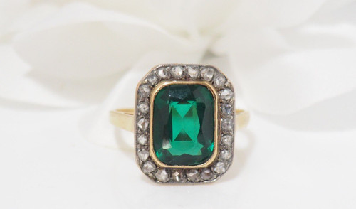 Pompadour Ring In Yellow Gold, Green Stone And Diamonds