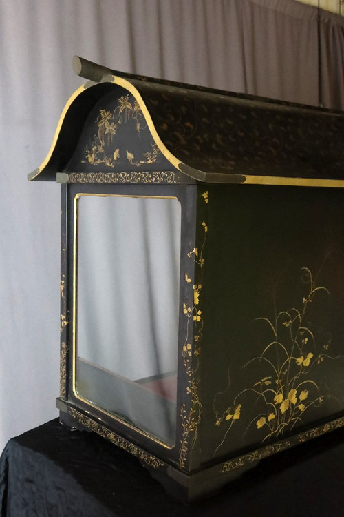 19th Century Japanese Lacquer Display Case