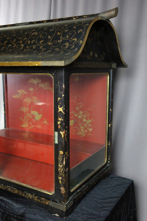 19th Century Japanese Lacquer Display Case