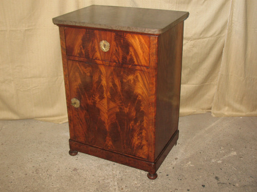 Petite commode secrétaire en acajou flammé époque Restauration 19ème 