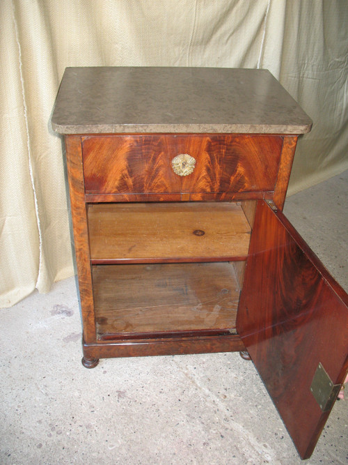 Petite commode secrétaire en acajou flammé époque Restauration 19ème 