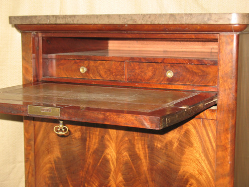 Petite commode secrétaire en acajou flammé époque Restauration 19ème 