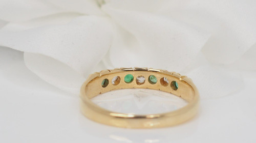 Demi Alliance Ring In Yellow Gold, Diamonds And Emeralds