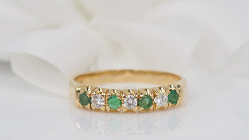 Demi Alliance Ring In Yellow Gold, Diamonds And Emeralds