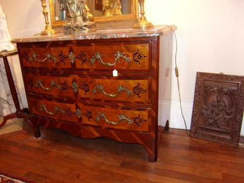 chest of drawers in Louis XIV period marquetry