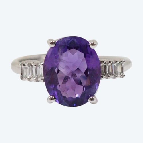 Ring aus Weißgold, Amethyst und Diamanten