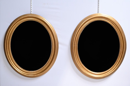 Rare Pair of Oval Mirrors - Mid 19th Century