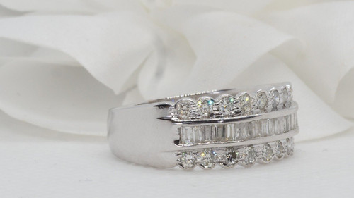 Band Ring In White Gold Set With Diamonds