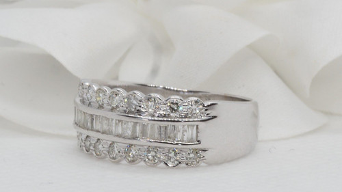 Band Ring In White Gold Set With Diamonds