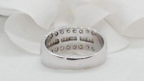 Band Ring In White Gold Set With Diamonds