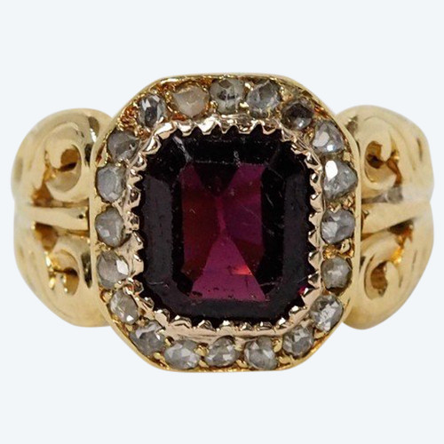 Ring In Yellow Gold, Garnet And Rose Cut Diamonds