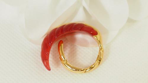 Yellow Gold And Resin Leaf Ring