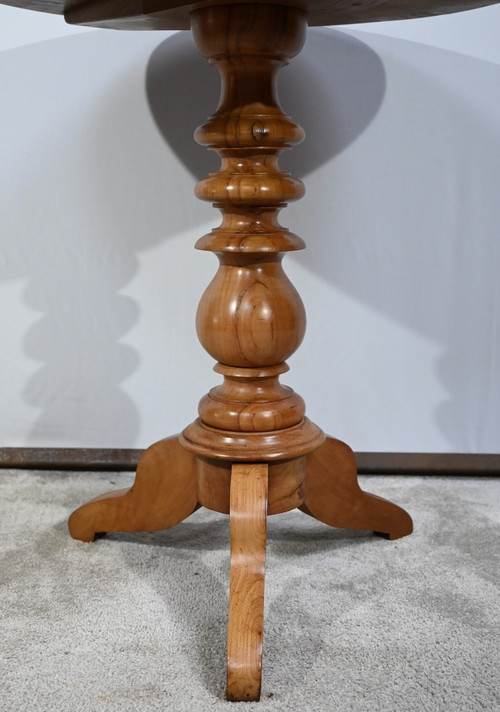 Small Pedestal Table in Blond Cherry, Louis Philippe period - 2nd half of the 19th century