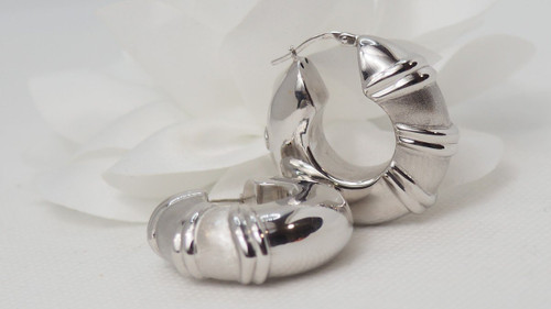 Hoop Earrings In White Gold