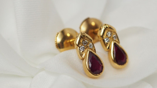 Earrings In Yellow Gold, Rubies And Diamonds