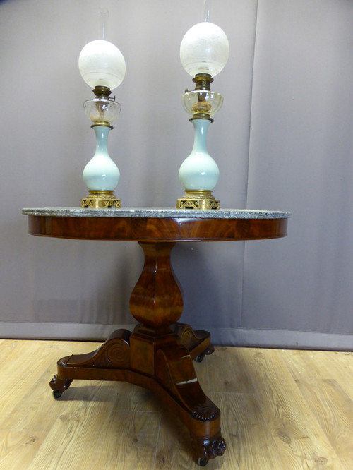 Restoration period pedestal table