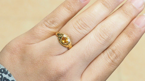 Anello in oro giallo e citrino ovale