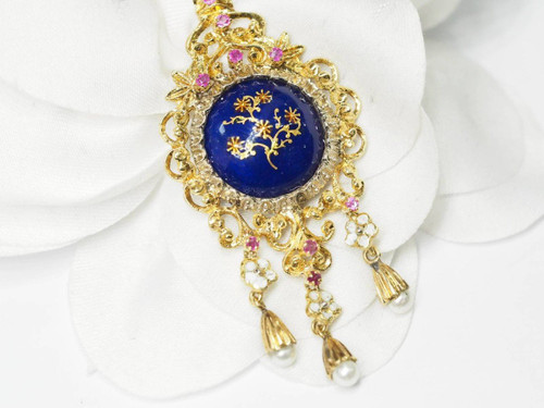 Pendant brooch in yellow gold, rubies and pearls