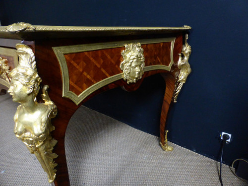 Les Espagnolettes Louis XV style desk