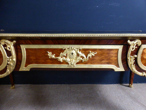 Les Espagnolettes Louis XV style desk