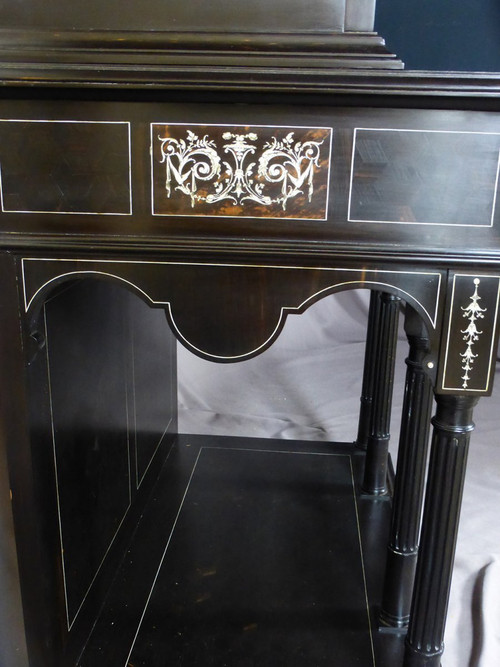 Buffet formant cabinet en ébène époque Napoléon III