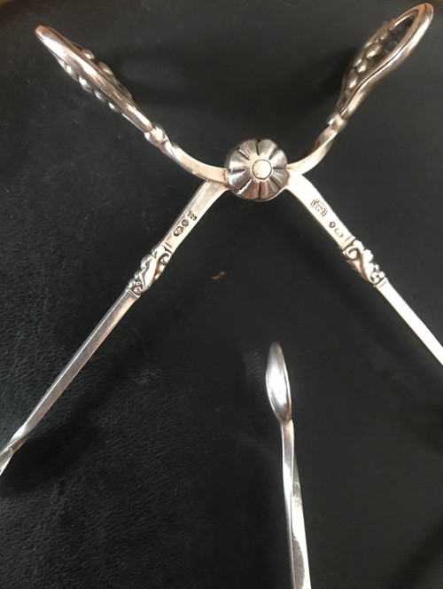 Paire de pinces à sucre vers 1920, signées Georg JENSEN