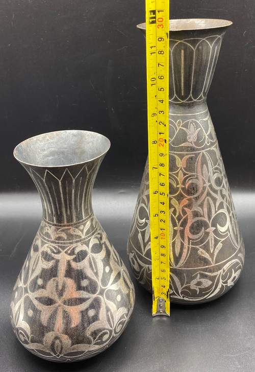 IRANIAN VASES DINANDERIES