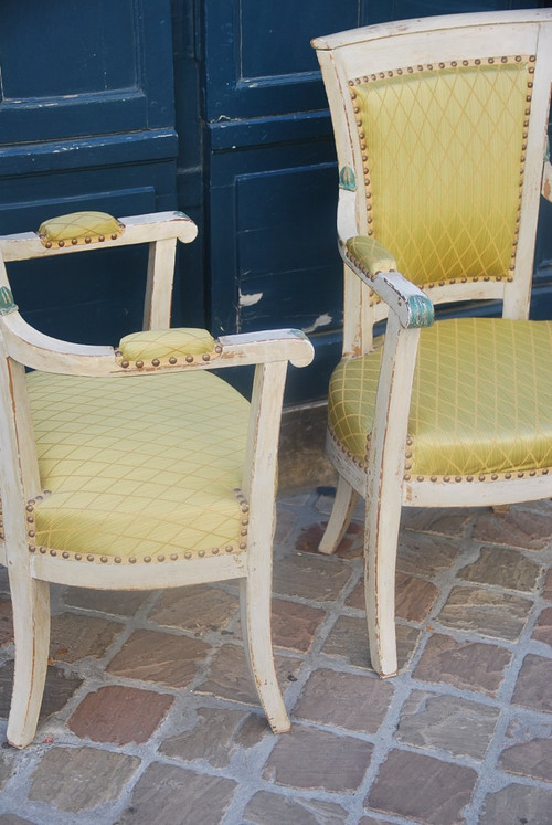 Paire De Fauteuils En Bois Laqué époque Directoire