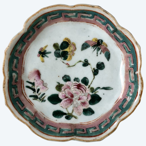 China, 19th Century, Small Lotus-shaped Porcelain Bowl.