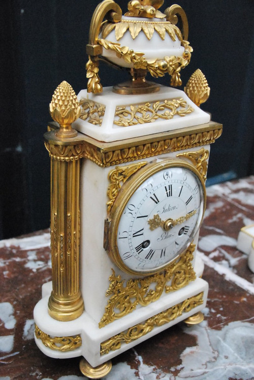 Marble and bronze clock, Louis XVI period