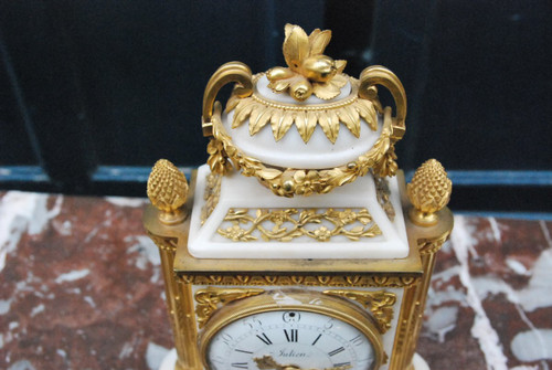 Marble and bronze clock, Louis XVI period