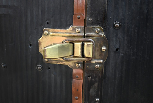 Secretary trunk, mahogany interior, stamped Innovation - 1900