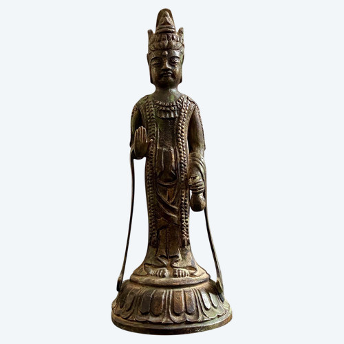 Giappone Circa 1900, epoca Meiji, Statua di Kannon in bronzo.