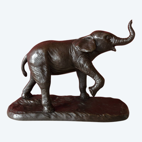 Baby elefante in bronzo