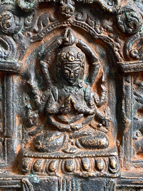 Nepal, Inizio XIX Secolo, Raro Altare In Bronzo Dedicato Al Bodhisattva Sadaksari.