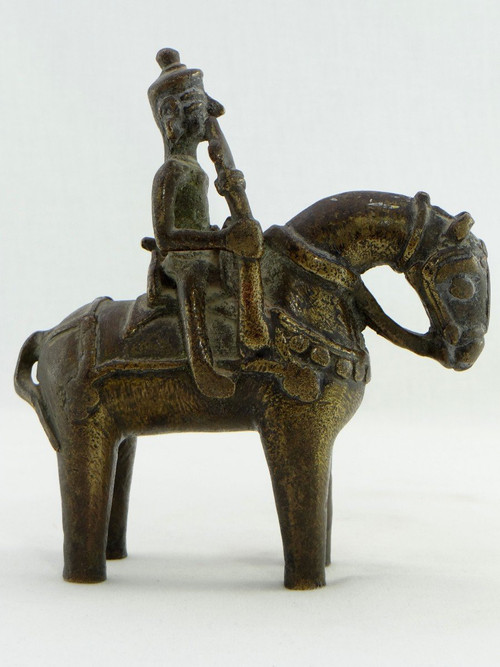 India, XIXth Century, Bronze Statuette Depicting A Divinity On Horseback.